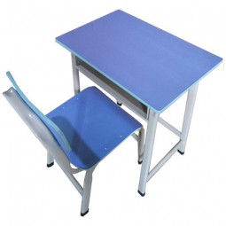 彩色课桌椅